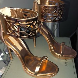 BCBGMAXAZRIA gold sandal Estie